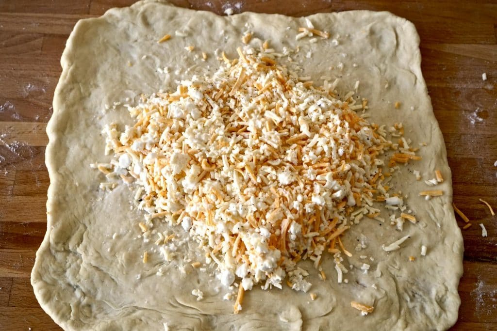 Khachapuri - cheese mix - Tasting Georgia
